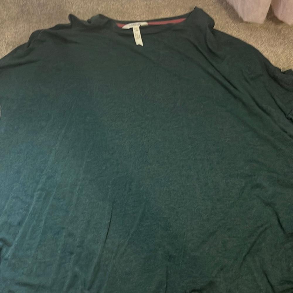 Such a cute green top